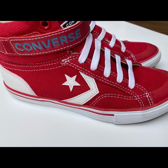 Junior Converse slip ons size 5 - Picture 2 of 8